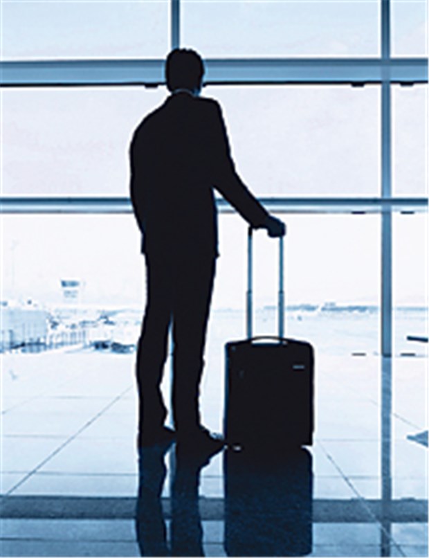 Oft zu wenig Aufklärung über Reisemedizin Warten auf den Flieger: Manager sind auf Geschäftsreisen oft mit Gesundheitsrisiken konfrontiert.