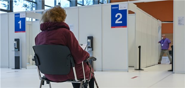 Brandenburgs Kassenärzte: Woidke soll Corona-Impfung in Praxen ermöglichen Impfzentrum Eberswalde