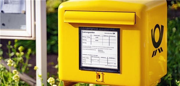 Warum auf dem Postweg wenn es auch digital ginge? Der Pflegeverband DEVAP wirbt für Änderungen bei der Aus- und Zustellung von Ausbildungsurkunden.