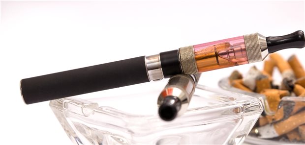 WHO: Raucherprävalenz geht zurück, dafür wird immer mehr gedampft Weder den Griff zur Tabakzigarette noch zu Vapes oder anderen Rauchalternativen – so hätte es die WHO gerne. In der Realität sieht es derweil anders aus. E-Dampf, Tabakerhitzer und Nikotinbeutel erfreuen sich einer immer größeren Beliebtheit.