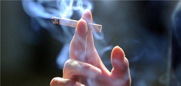 Weg mit dem Glimmstängel: Raucher benötigen meistens mehrere Anläufe, bis sie auf Zigaretten verzichten können.