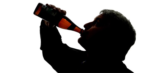 Mit zwölf Geboten gegen die Sucht Weg von der Flasche: Mithilfe der Anonymen Alkoholiker gelingt das seit 80 Jahren vielen Suchtkranken.