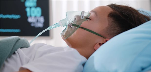 Wegen COVID-19 zusätzlich mit Sauerstoff versorgt. Wie häufig Kinder mit einer SARS-CoV-2-Infektion eine solche stationäre Therapie brauchen, lässt sich aus den in einem Register gesammelten Daten herauslesen (Symbolbild).