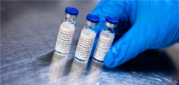 Hetze gegen neuen Corona-Impfstoff bremst Novavax-Erfolg Wegen der geringen Nachfrage haben inzwischen erste Bundesländer die Priorisierung bei der Vakzine von Novavax aufgehoben.