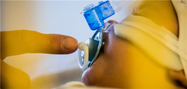 Wegen der vielen Atemwegserkrankungen im jetzigen Winter gibt es für Ärzte mehr Geld. In Berlin fällt der Zuschlag geringer aus als angekündigt.