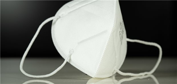 Freiheitsstrafe und Berufsverbot für Ärztin wegen zig falscher Maskenatteste Wegen falscher Maskenatteste ist eine Ärztin zu einer Freiheitsstrafe von zwei Jahren und neun Monaten verurteilt worden.