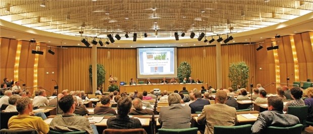 Vertragsärzte im Osten: Jetzt 100 Prozent! Wehren sich gegen Sparmedizin und Unterversorgung: die KV-Delegierten in Sachsen und Thüringen.