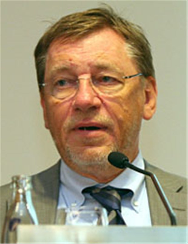 Weigeldt: KBV will an die Hausarzt-Gelder Weigeldt warnt davor, dass Hausärzte Fachärzte bezahlen sollen.