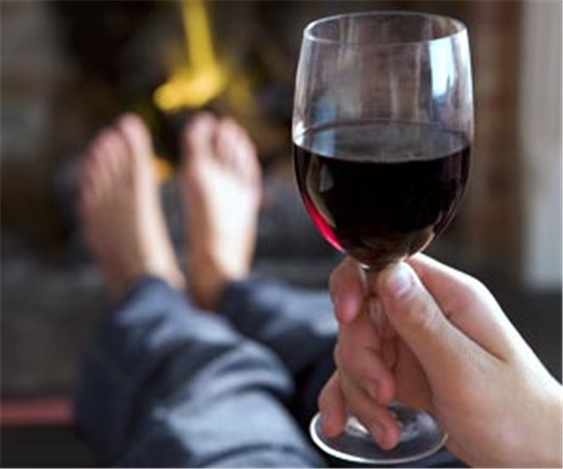 Täglich ein Gläschen Wein schützt das Herz - und die Leber Wein in Maßen schützt nicht nur das Herz, sondern auch die Leber. © Monkey Business / fotolia.com
