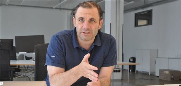 Zava rüstet zum Einstieg in den Kassenmarkt Weiß, wo er mit seinem Unternehmen hin will – in die Regelversorgung: Zava-Gründer und CEO David Meinertz.