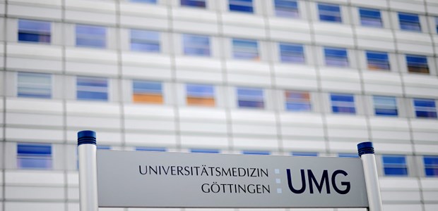 Für jede Leber 1500 Euro Weiße Fassade: Hier hat Doktor O. Boni für Lebertransplantation erhalten.