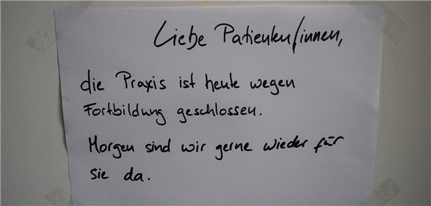 Hessische Ärzte schließen aus Protest ihre Praxen Weit verbreitetes Bild in Hessen am Mittwoch: Aus Protest gegen die Rahmenbedingungen ihrer Arbeit blieben viele Arztpraxen in Hessen zu.