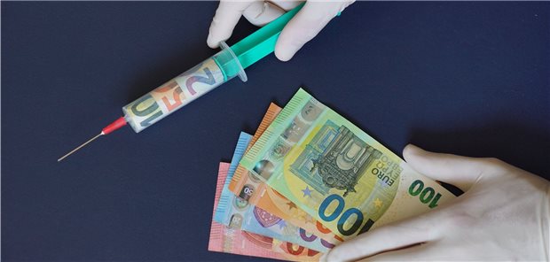 Ersatzkassen sehen Kliniken auskömmlich finanziert – sich selbst aber nicht Weitere Finanzspritzen für Kliniken halten die Ersatzkassen für nicht angebracht. Um ihre eigenen Finanzen machen sie sich allerdings erhebliche Sorgen.