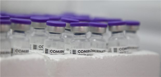 Weiterhin nur in Vials erhältlich, aus denen mehrere Dosen aufzuziehen sind: BioNTechs Corona-Impfstoff Comirnaty