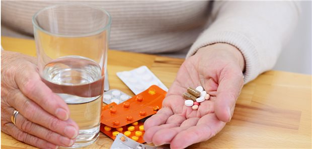 Welche Medikamente interagieren mit Rifampicin? Für die Substanz sind hunderte von Wechselwirkungen beschrieben.