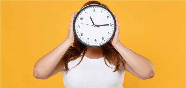 Welche Rolle spielt die Zeit mit Übergewicht für das Darmkrebsrisiko? Dieser Frage ist ein Team aus Heidelberg nachgegangen (Symbolbild mit Fotomodell).