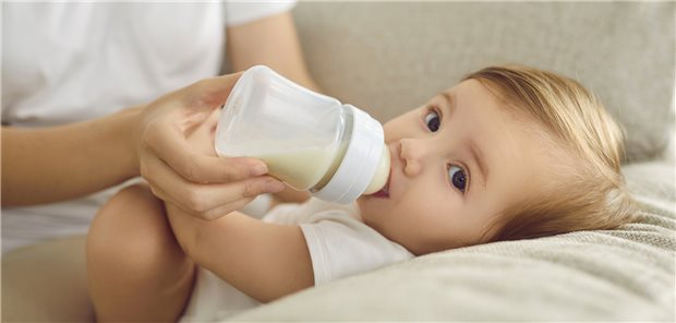 Welche Säuglingsnahrung ist für das Kind die beste? Muss es Spezialnahrung sein?
