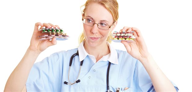 Welche Therapieform würden Ärzte bei Rheumatoider Arthritis für sich selbst wählen? Die Entscheidung ist sehr individuell.