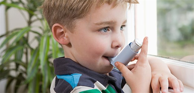 Wie lässt sich Fieber sicher behandeln? Welche fiebersenkende Therapie ist bei Kindern, die an Asthma leiden, am sichersten - Paracetamol oder Ibuprofen?