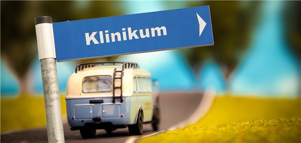 Ökonomen fordern: Klinikstrukturen grundlegend ändern! Welchen Weg einschlagen bei der Krankenhausreform? Der Kronberger Kreis der „Stiftung Marktwirtschaft“ hat seine Vorschläge vorgelegt.