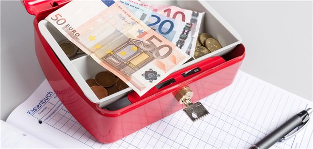 Geld in Geldkassette.