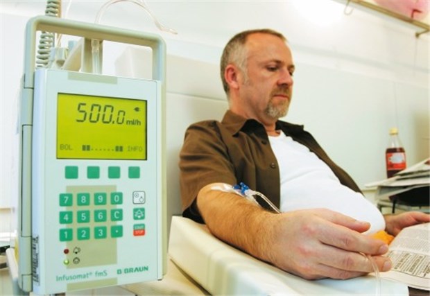 Wenn ein Elternteil an Krebs erkrankt, leiden auch die Kinder mit Wenn Vater bei der Chemotherapie ist: Betreuung soll Kindern helfen.