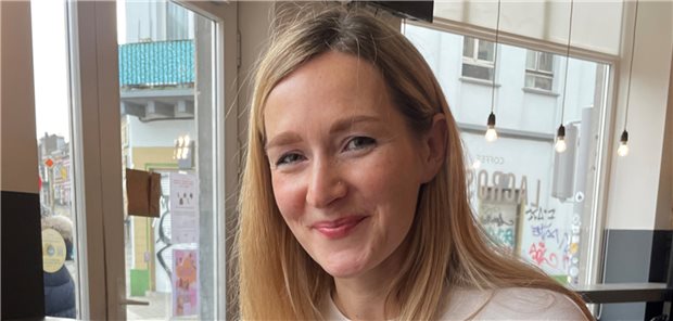 Wenn das Kind krank ist und nicht in den Hort kann, schickt die belgische Krankenkasse eine ausgebildete Kindergärtnerin nach Hause, berichtet Dr. Michaela René.