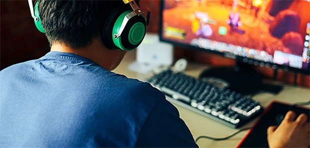 Experten warnen vor Suchtgefahr für Kinder Wenn das Spiel zur Sucht wird: Jeder vierte Risiko-Gamer spielt am Wochenende fünf Stunden und mehr am Tag, ergab eine aktuelle Studie.