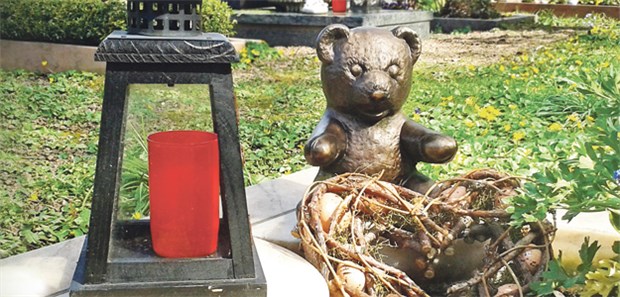 'Der Schmerz ist bei allen Eltern derselbe' Wenn ein Kind stirbt, gehen Eltern ganz individuell mit dem Schmerz um. Ein Patentrezept gibt es nicht.