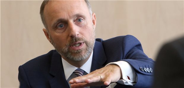 KBV-Vorstand fordert: Alle staatlichen Corona-Maßnahmen aufheben! „Wenn eine Impfpflicht nicht gewollt ist – und ich will sie auch nicht –, dann gibt es politisch nur eine Alternative: Die Aufhebung aller staatlich veranlassten Restriktionen“: KBV-Vize Dr. Stephan Hofmeister.