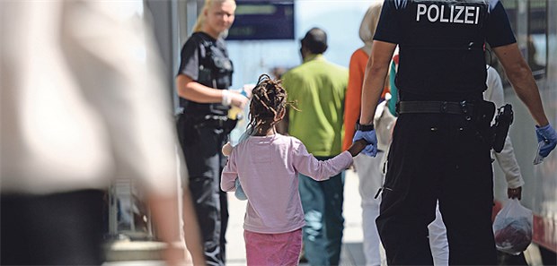 Minderjährige Flüchtlinge werden vernachlässigt! Wenn minderjährige Flüchtlinge in Deutschland ankommen, ist das für alle Beteiligten eine besondere Herausforderung. Der frühe Zugang zum Gesundheitssystem ist dabei unverzichtbar, mahnen Pädiater.