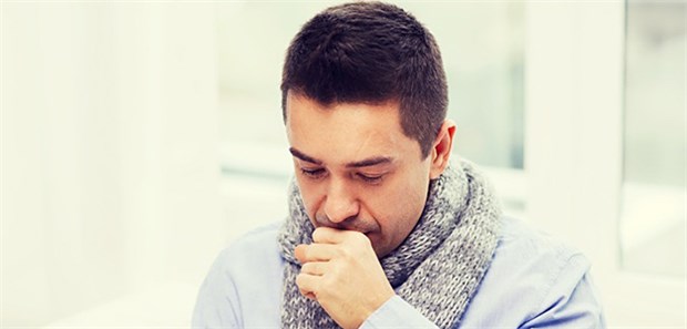 Mit Asthma gut durch den Winter Wenn sich die Lungenfunktion im Winter verschlechtert, ist es möglich, nach Absprache mit dem Arzt die Medikamentendosis zeitweilig zu erhöhen.