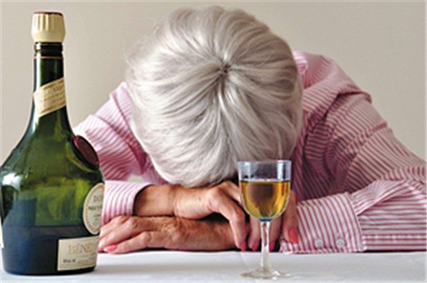 Suchtprobleme im Alter werden unterschätzt Wenn´s doch nur ein Gläschen wäre: Nicht nur junge, auch immer mehr ältere Menschen haben mit Alkoholsucht zu kämpfen.