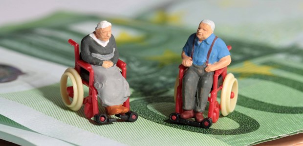 Wächst die Kluft? Wer als Rentner auf Geld gebettet ist, der profitiert von der steigenden Lebenserwartung besonders stark.