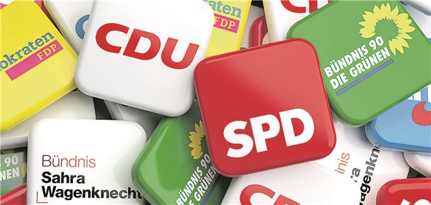 Buttons der Parteien liegen übereinander