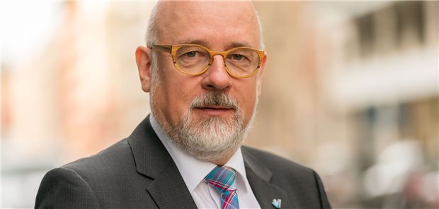 „Wer den Partnern der Selbstverwaltung solche Anweisungen erteilt, hat seinen Gestaltungswillen aufgegeben“: Virchowbund-Chef Dr. Dirk Heinrich zu den Entbudgetierungsplänen von Gesundheitsminister Lauterbach.