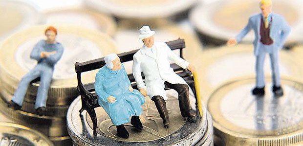 Wer früh beginnt mit dem Vermögensaufbau, kann sich im Alter meist auf einem guten Kapitalstock ausruhen.