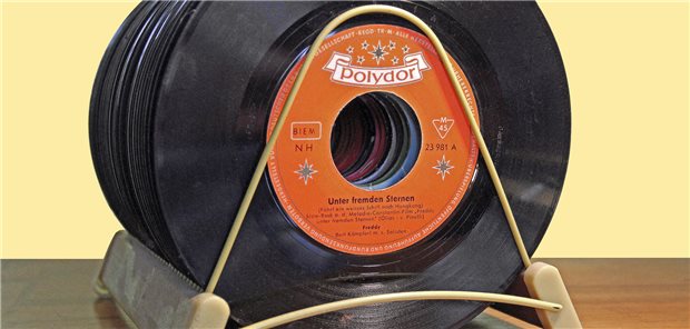 Besondere Herausforderungen bei Demenz in jungen Jahren Schallplatten von Freddy Quinn "Unter fremden Sternen"