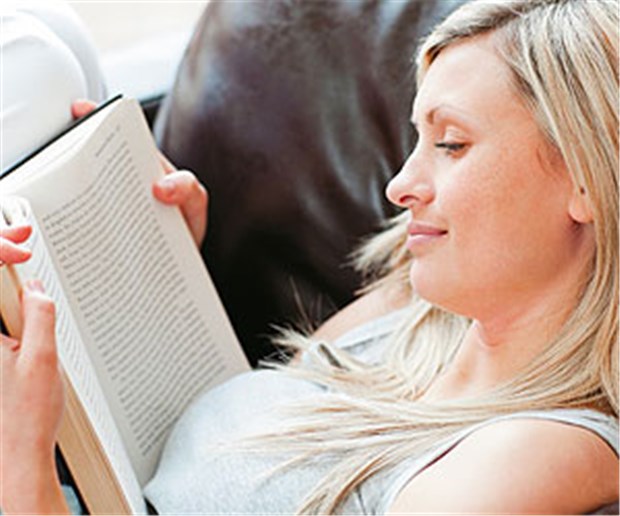 Viel lesen und schreiben schützt vor Alzheimer Wer in jungen Jahren sein Gehirn anstrengt - beispielsweise beim Lesen - kann Alzheimer im Alter vorbeugen, glauben Forscher.