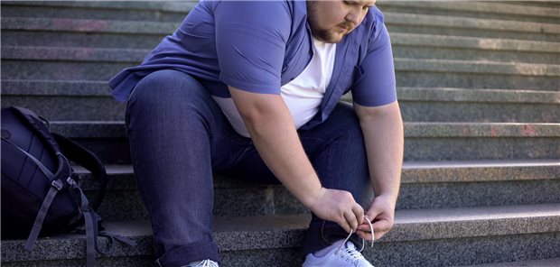 Wer in jungen Jahren übergewichtig ist, hat später ein erhöhtes Risiko für Vorhofflimmern. Das machen Daten einer schwedischen Langzeitanalyse klar.