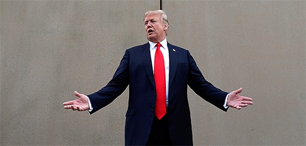 Trump ist gesund, aber nun fettleibig Wer ist hier dick? Zum zweiten Mal in seiner Amtszeit unterzog sich Trump einem Gesundheitscheck. Ein Ergebnis: 110,2 Kilogramm sorgen für einen BMI von über 30.