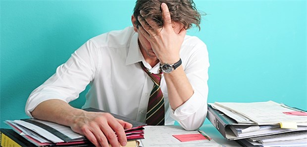 'Präsentismus' kostet die Wirtschaft Milliarden Wer krank zur Arbeit erscheint, kostet einer Studie zufolge der Wirtschaft viel Geld.
