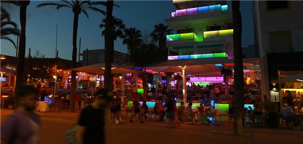 Wer lieber nachts aktiv ist, hat nur dann ein etwas höheres Sterberisiko, wenn er auch raucht und/oder Alkohol konsumiert. Darauf lässt eine Studie aus Finnland schließen.