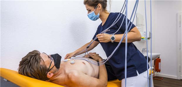 Wer macht künftig was in der Hausarztpraxis? Diese Frage steht im Mittelpunkt von HÄPPI.
