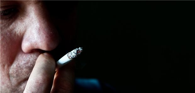 Wer raucht, tut seiner Haut bekanntlich nichts Gutes. Auch zwischen Rauchen und Hidradenitis suppurativa scheint es eine Assoziation zu geben.