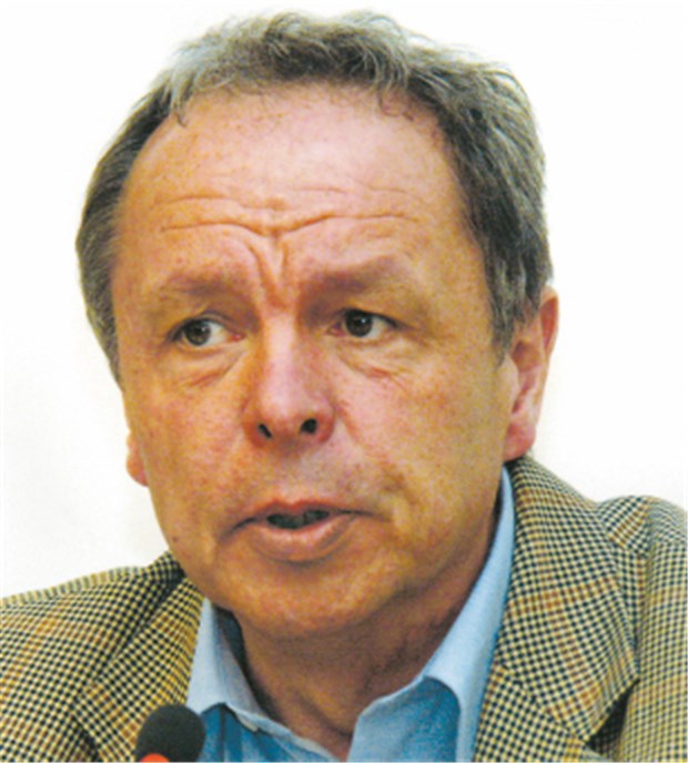 Ärzte sind mit Gesundheitsdaten oft zu sorglos "Wer sagt, die Gesundheitskarte sei ein technisches Risiko, der stellt die Tatsachen auf den Kopf." Dr. Franz-Josef Bartmann Kammerpräsident Schleswig-Holstein © Ärztekammer Schleswig-Holstein