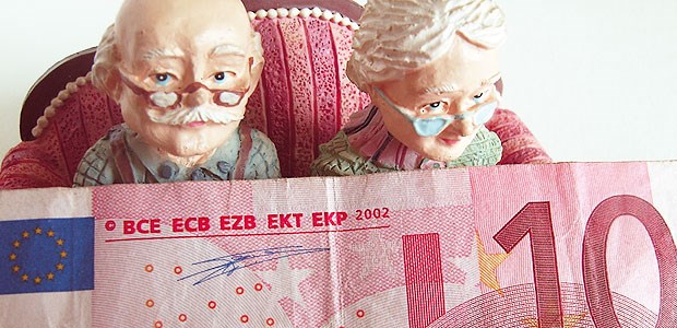 Das kostet und bringt der Pflege Bahr Wer zehn Euro monatlich zahlt, kann das Pflegerisiko im Alter zusätzlich besser absichern.