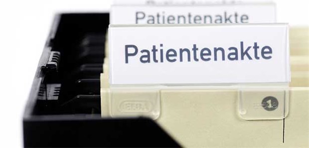 Zu offener Umgang mit Patientendaten? Werden Informationen über Patienten weitergegeben, sollten mögliche Datenlecks ausgeschlossen werden.