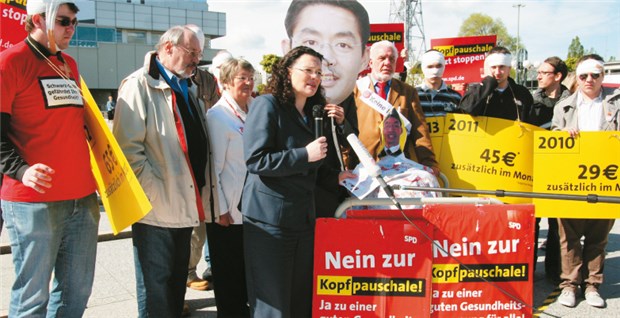 Landtagswahlkampf vor dem ICC: SPD trommelt gegen Kopfpauschale Wettert gegen Schwarz-Gelb: Andrea Nahles © Bauchspieß
