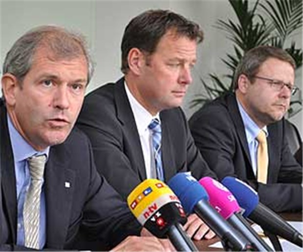 Kliniken tragen schwer an Kosten der EHEC-Krise Wichtig ist, dass der wirtschaftliche Schaden durch die EHEC-Welle ausgeglichen wird, betonen: Professor Jens Scholz (UKSH, v.l.), Martin Wilde (5k Verbund) und Professor Jörg Strotmann (Städtisches Krankenhaus Kiel).